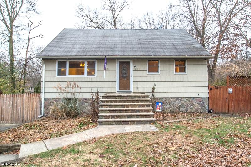 70 Oakwood Dr - Photo 1