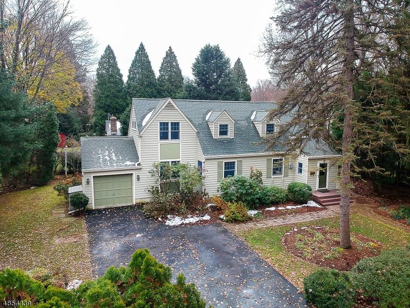 8 Crescent Dr - Photo 1