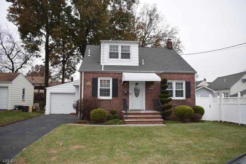2546 Hawthorne Ave - Photo 1