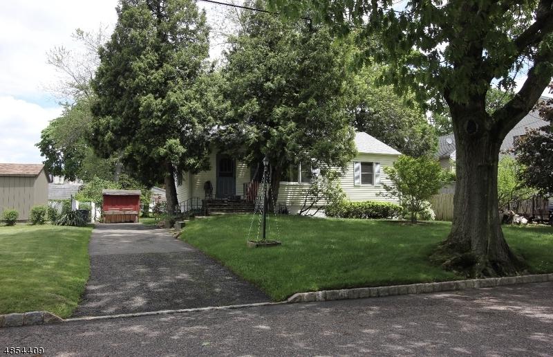 141 Albert Ave - Photo 1