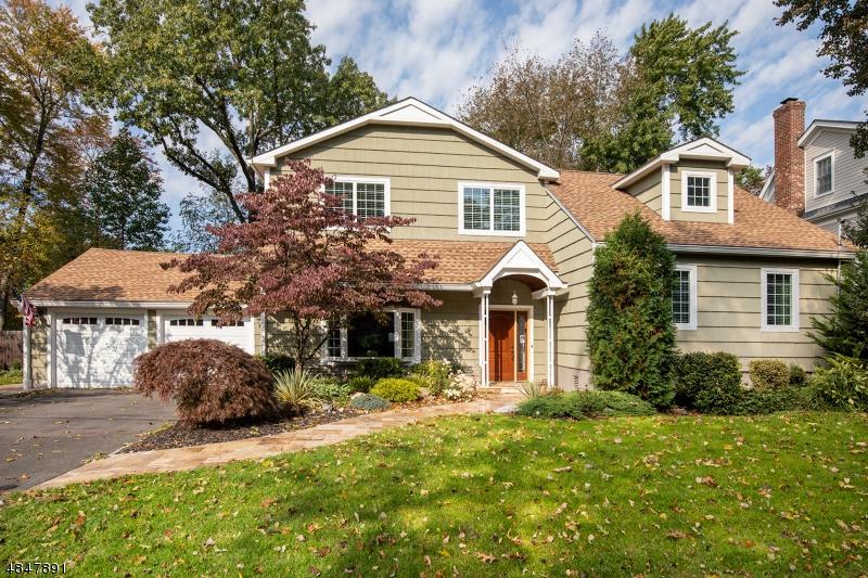 14 Gates Ave - Photo 1