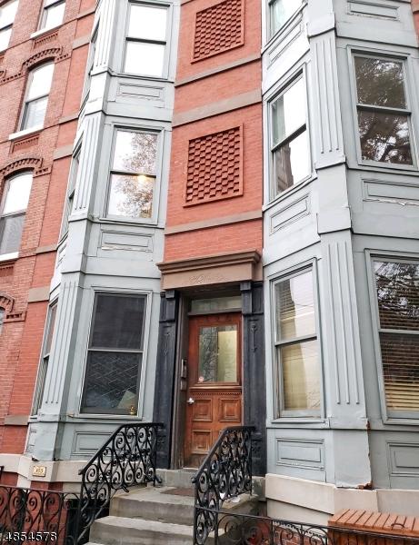 126 Bright St - Photo 1