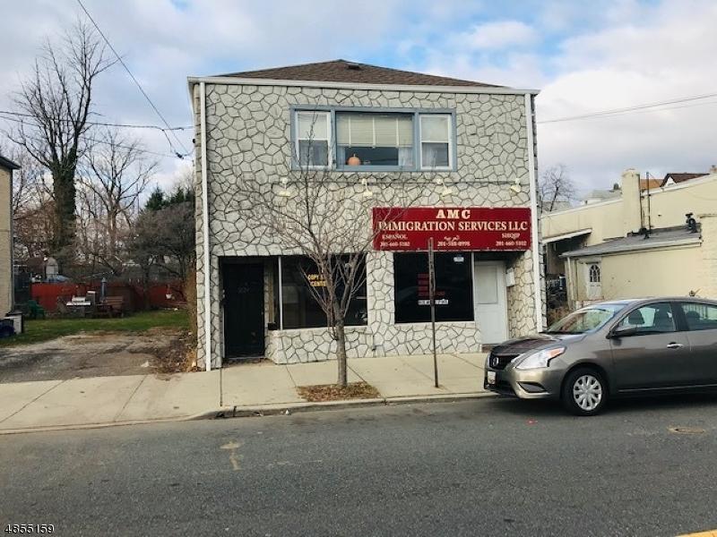 221 Palisade Ave - Photo 1