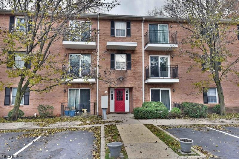 45 John St Apt 1B - Photo 1