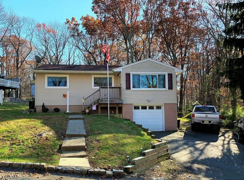 110 Conklin Ave - Photo 1