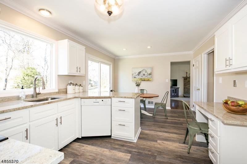 28 Whispering Hills Dr - Photo 1