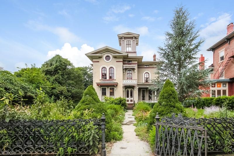 12 Bridge St - Photo 1