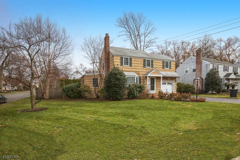 61 Madison Ave - Photo 1