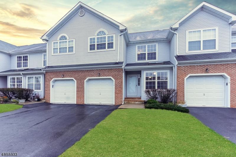 112 Castle Pointe Blvd - Photo 1