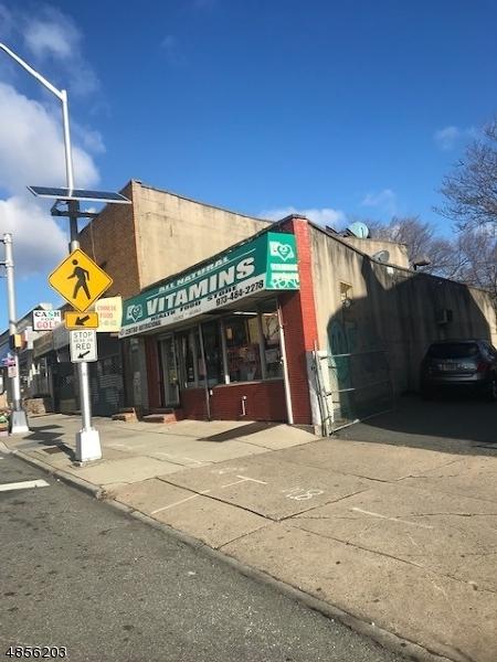 137 Bloomfield Ave - Photo 1