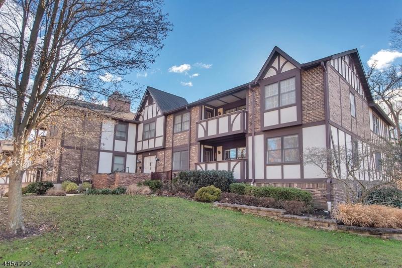 1 Heritage Dr - Photo 1