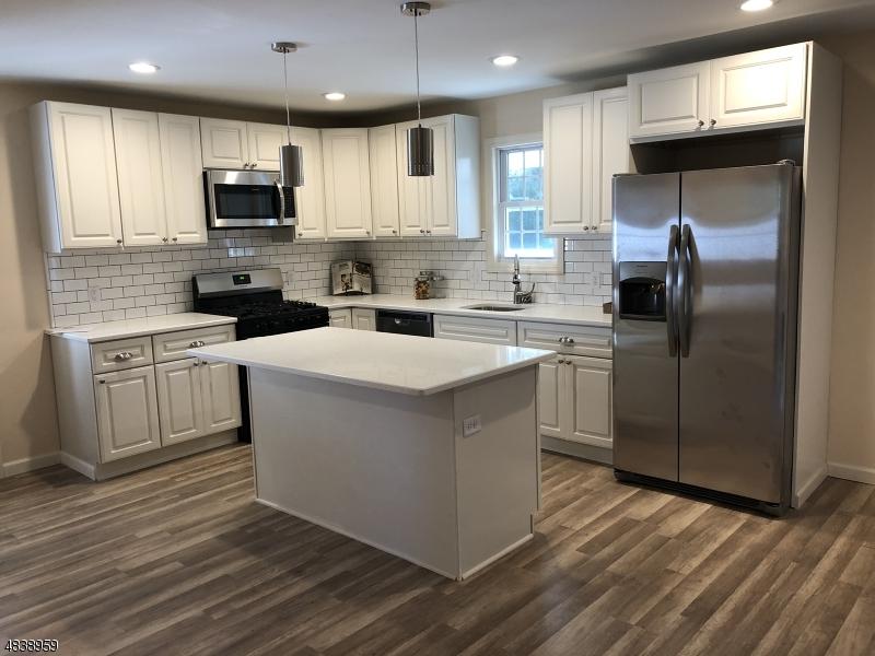 124 Emerald Pl - Photo 1