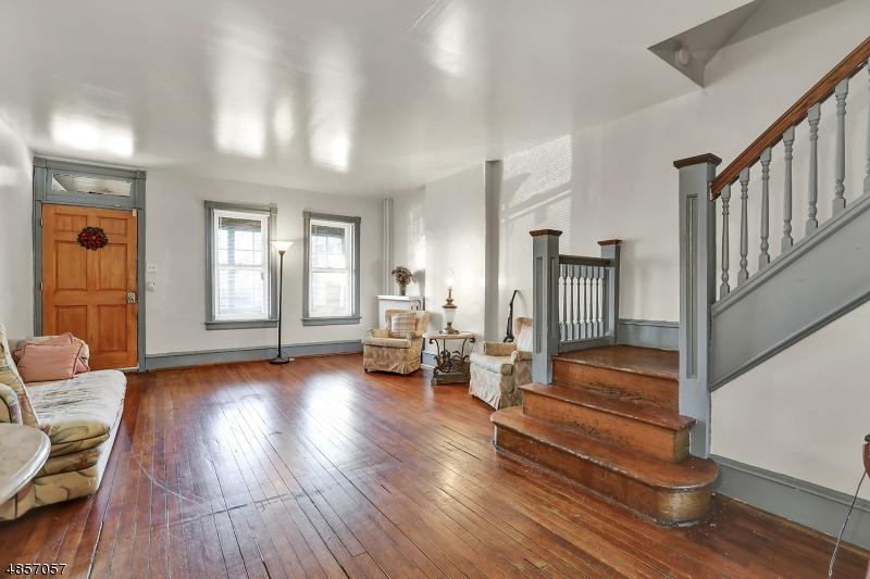 718 Riverside Ave - Photo 1