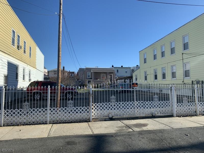 Address Not Published - Photo 1