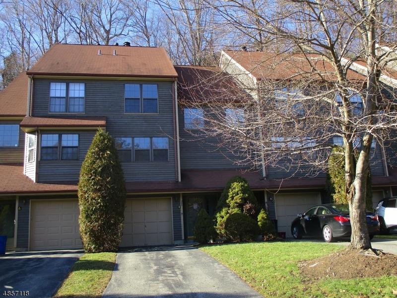 42 Lexington Ln - Photo 1