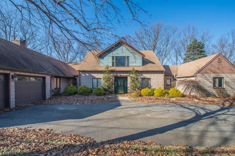 128 Mount Pleasant Avenue - Photo 1