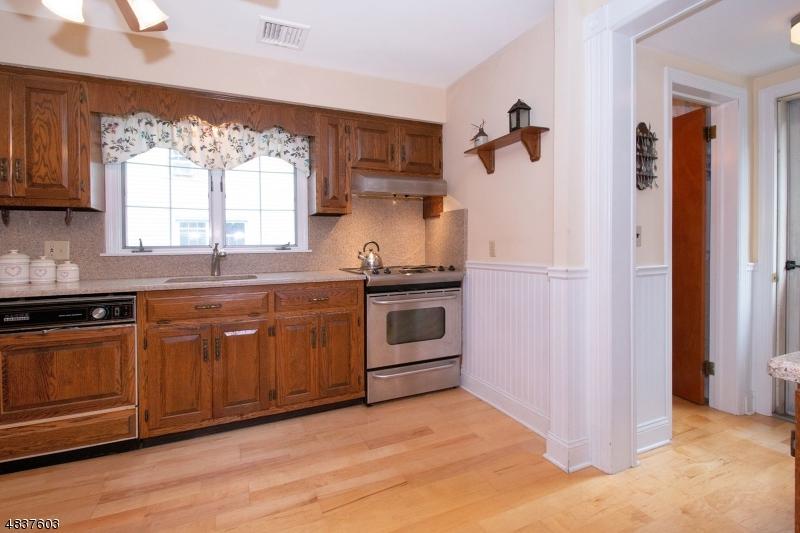 8 Burrows Ave - Photo 1