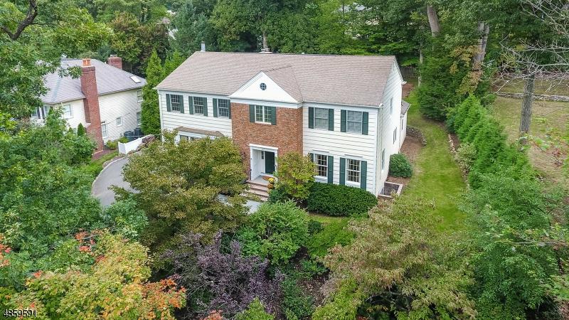 27 Gloucester Rd - Photo 1