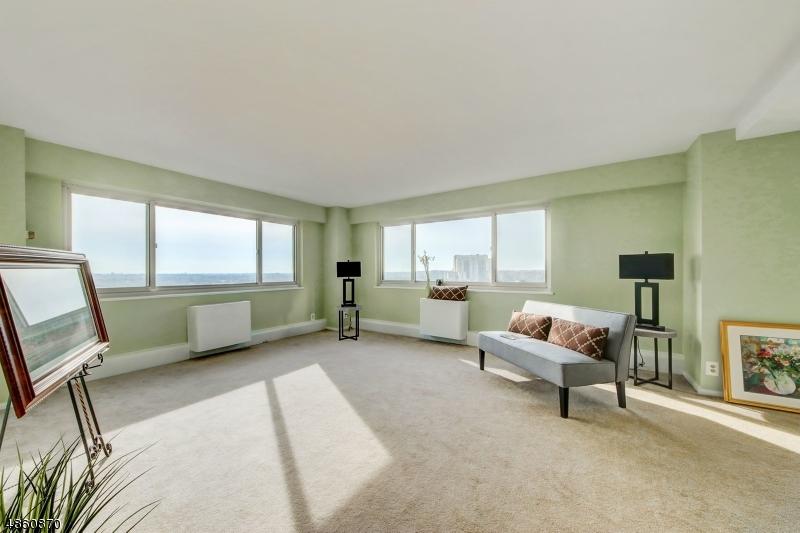 377 S Harrison St 15Kk - Photo 1