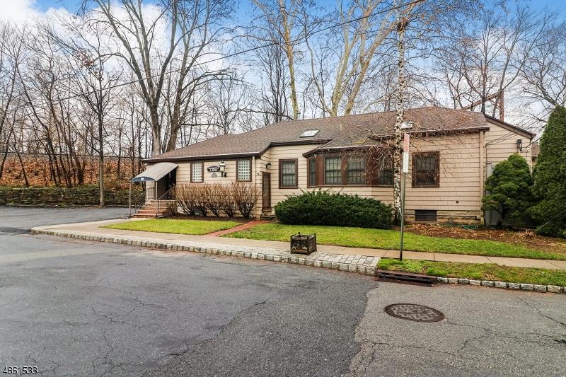 205 Thomas St - Photo 1
