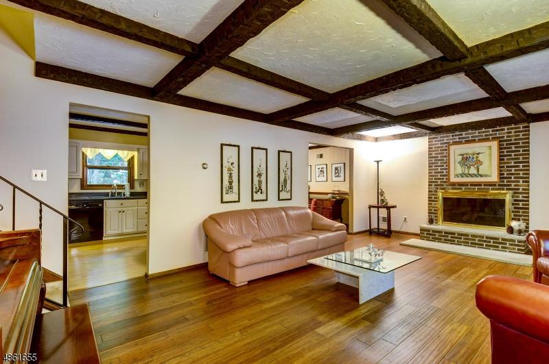 37 Oak Ln - Photo 1