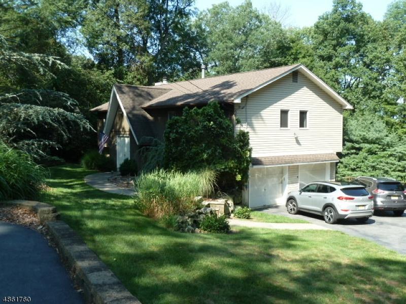 39 Bearfort Ter - Photo 1