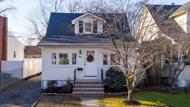 809 Harrell Ave - Photo 1