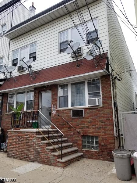 36 Bleecker St - Photo 1