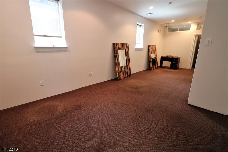 527 Franklin Ave - Photo 1