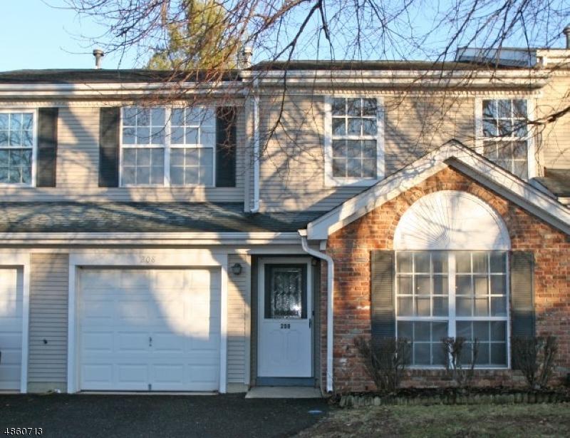 208 Learnington Way - Photo 1