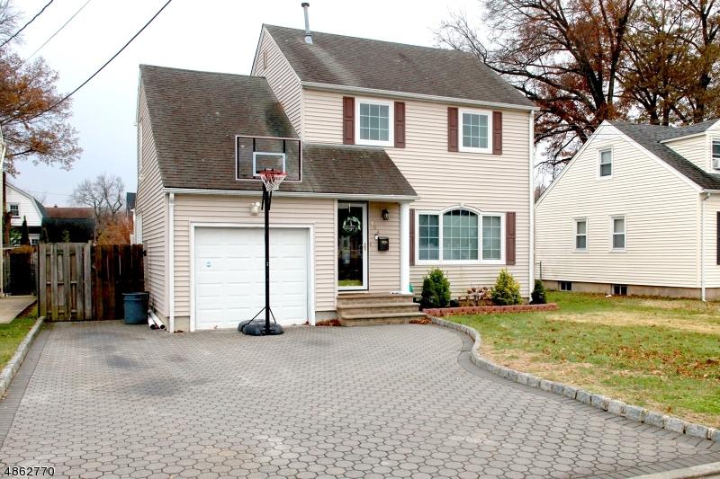 194 Hoover Pl - Photo 1