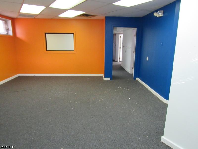 111 Courtyard Dr - Photo 1