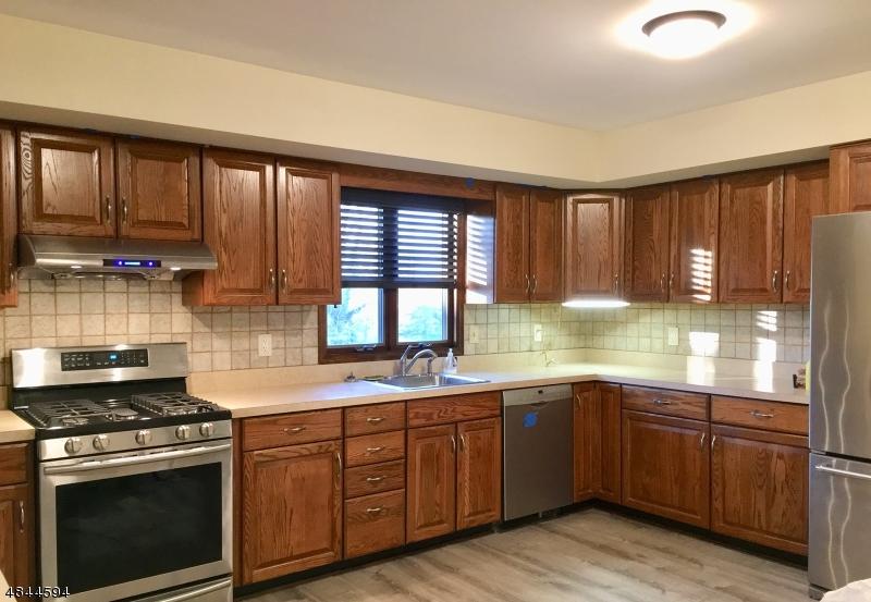 4 Manor Hill Ter - Photo 1
