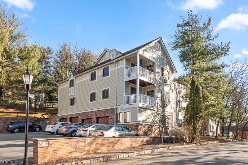 16 Foxwood Dr - Photo 1