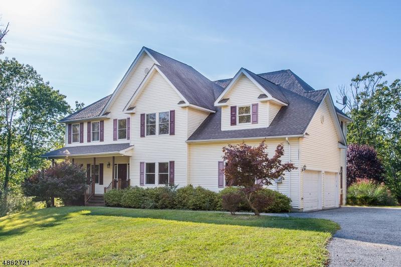 7 Tudor Hill Dr - Photo 1