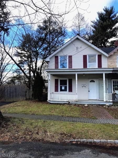 414 Hardwick St - Photo 1