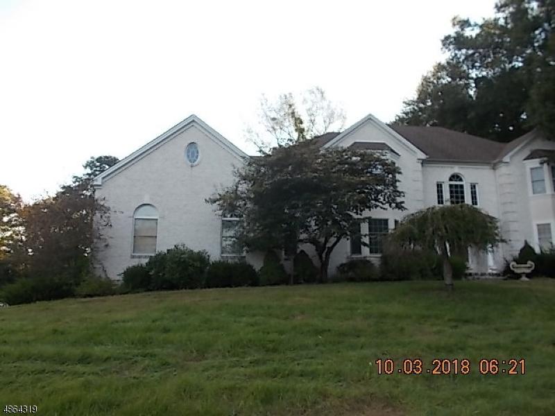 37 Phillip Dr - Photo 1