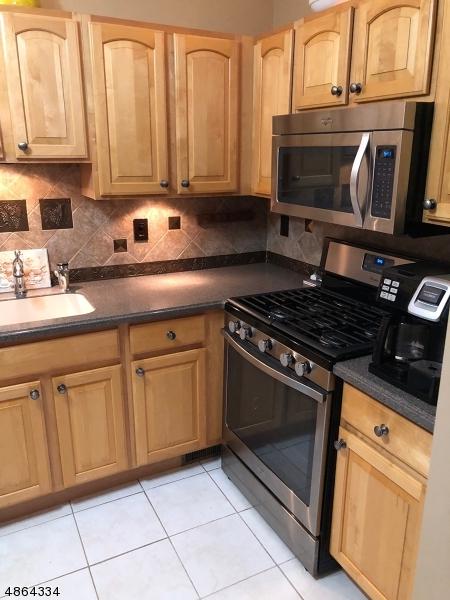 101 Surrey Ct - Photo 1