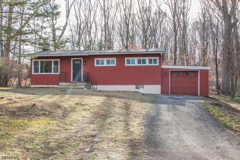 21 Tarn Dr - Photo 1