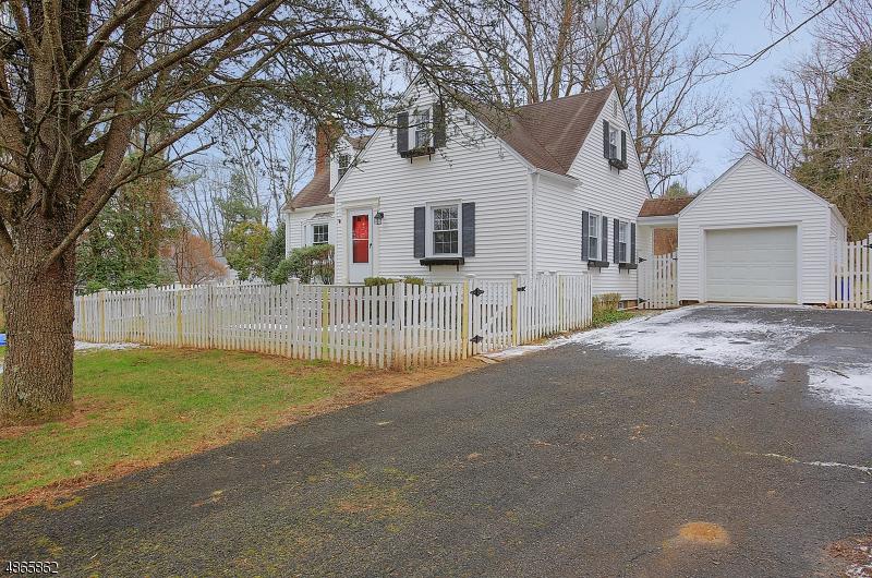 25 Eastern Ave - Photo 1