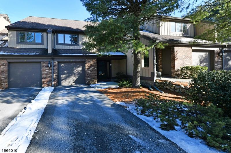 40 Lowell Ct - Photo 1
