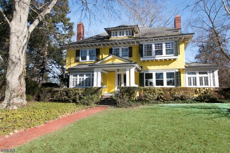 269 Woodside Ave - Photo 1
