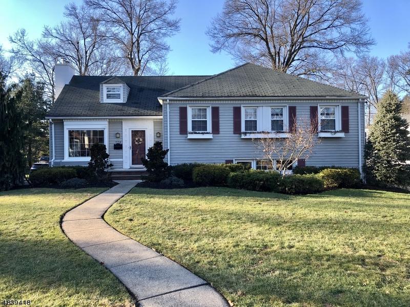 736 Norman Pl - Photo 1