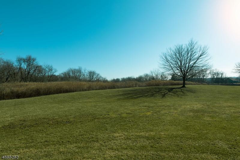 123 Linda Ln - Photo 1