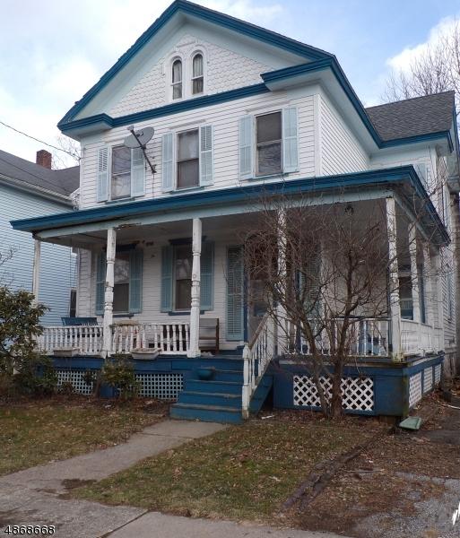 511 Oxford St - Photo 1
