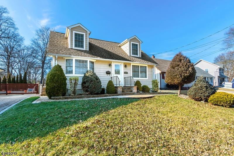 1120 Greslin Ter - Photo 1