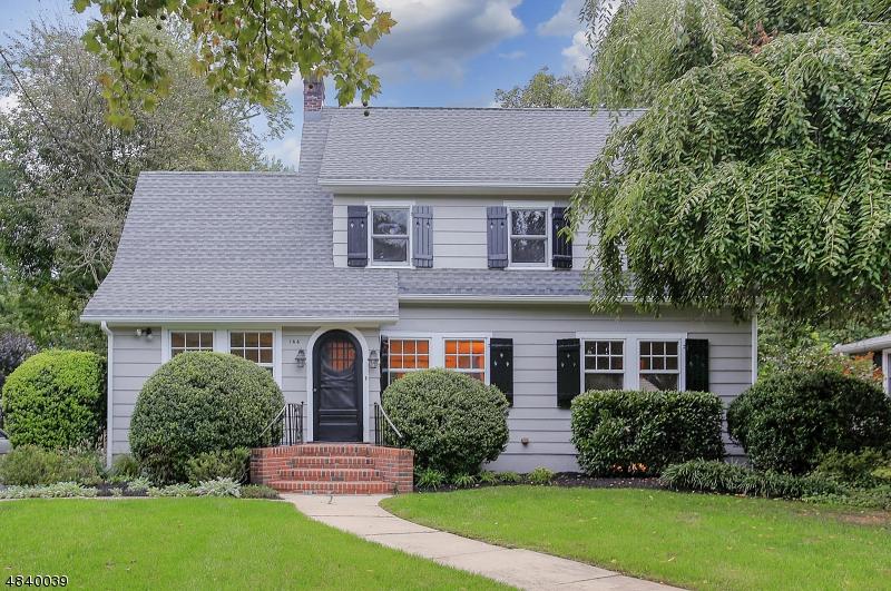 144 Effingham Pl - Photo 1
