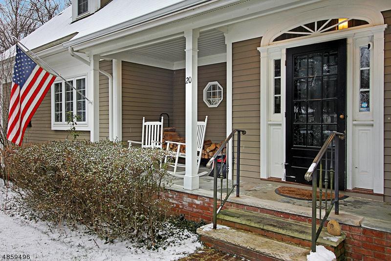 20 Jackson Ave - Photo 1