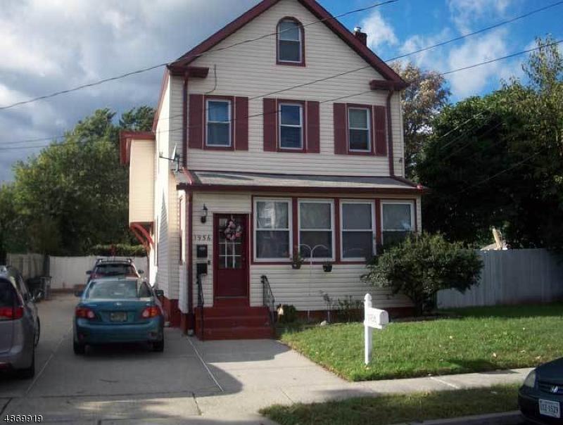 1956 Bond St - Photo 1