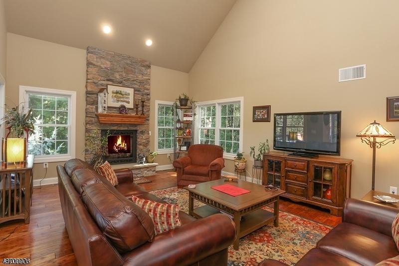 2 Lourdes Ct - Photo 1